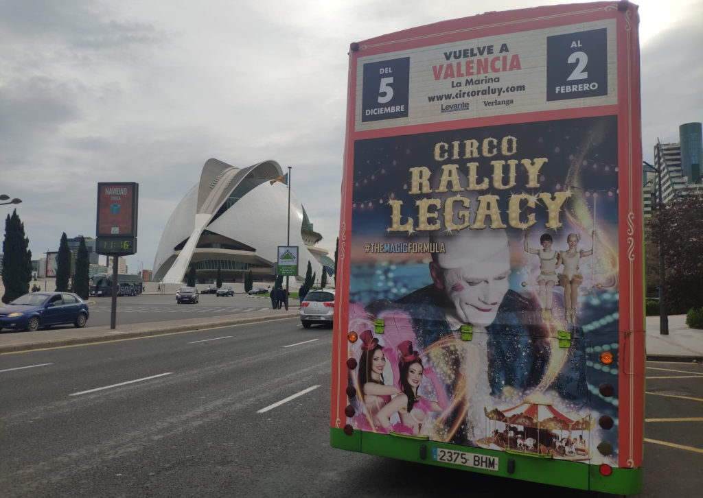 CIRCO RALUY LEGACY, publicidad bus turístico valencia