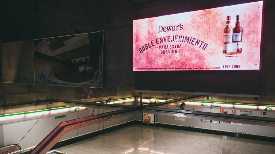 publicidad pantallas digitales metro sevilla